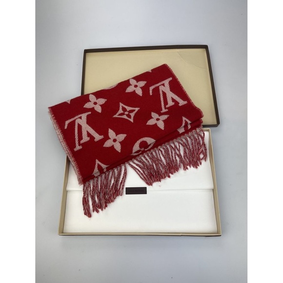 Louis Vuitton Monogram Scarf - Picture 3 of 5